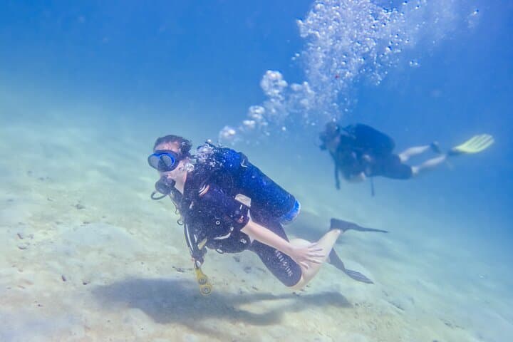 Beach in Kenya - diving-equipment, underwater-diving