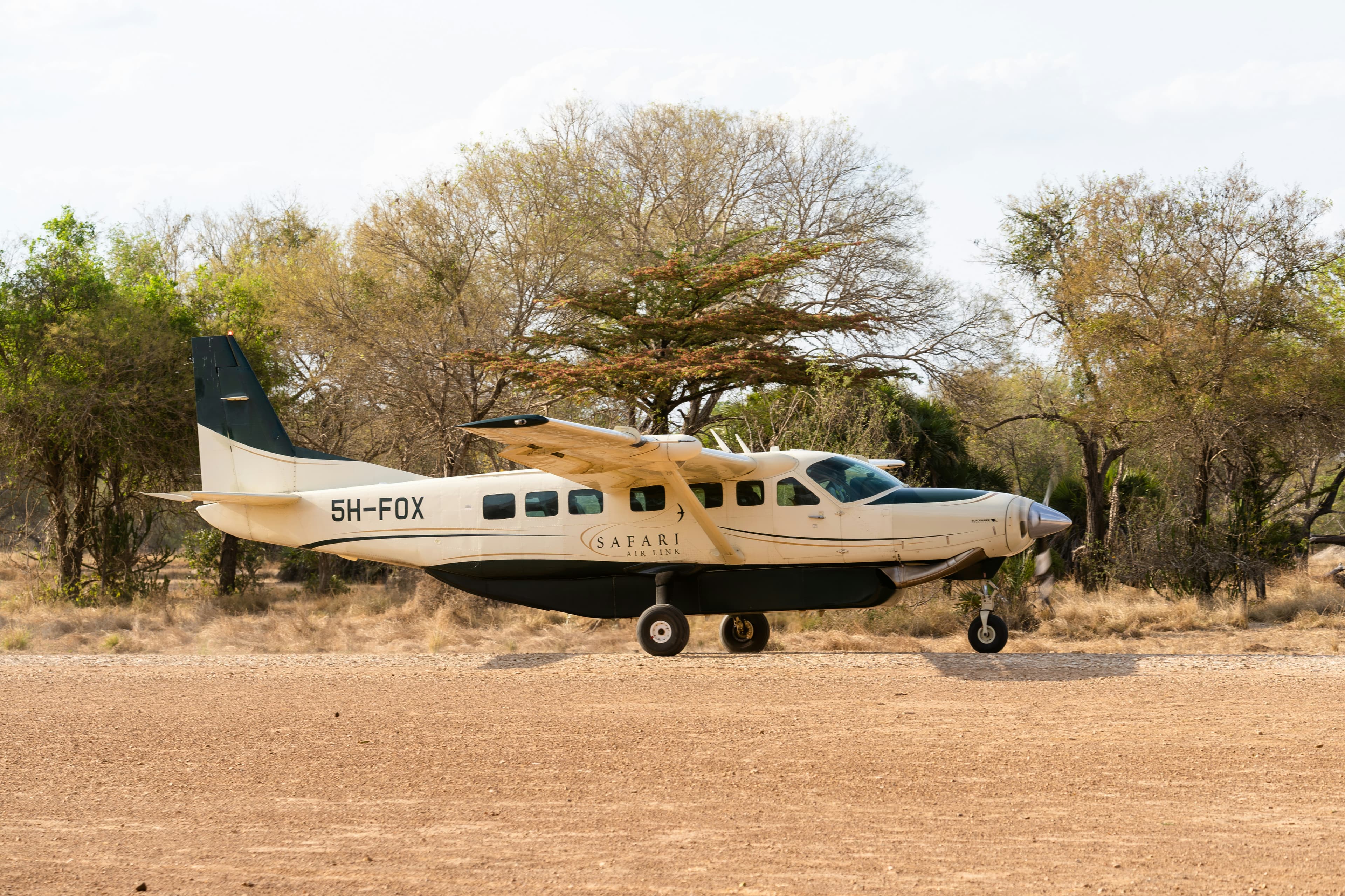 maasaimara-safari-fly-plane