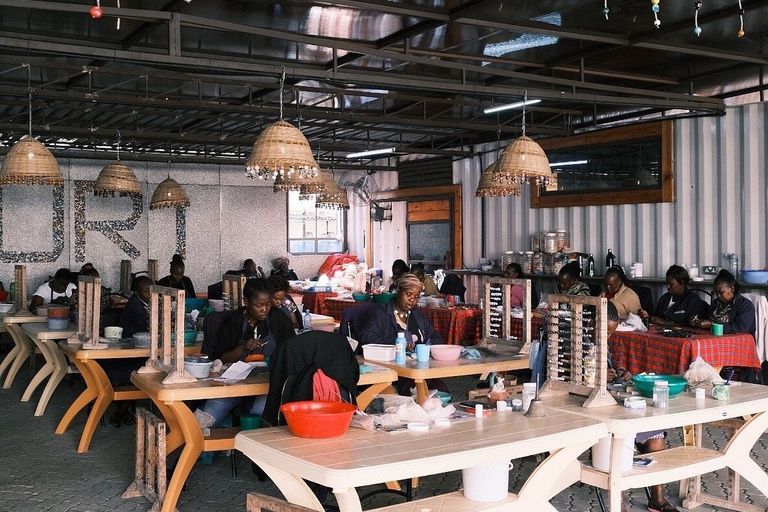 Accommodation - furniture, ceiling